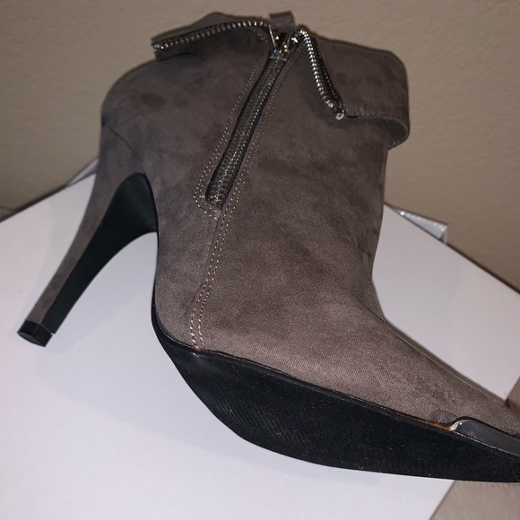 Women’s booties - Picture 4 of 4